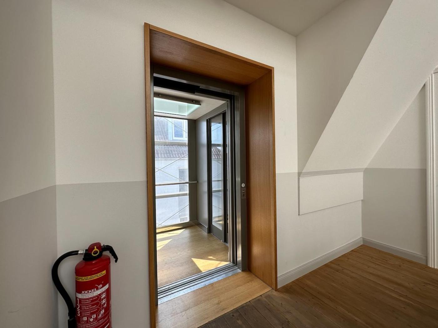 Апартаменты Truly - Viel Platz Fuer Business & Familie - Modern, Garage, Fahrstuhl Аугсбург Экстерьер фото
